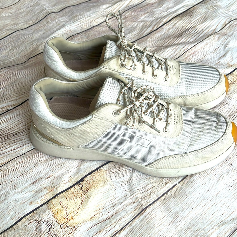Tom’s Women’s Arroyo Sneaker size 12